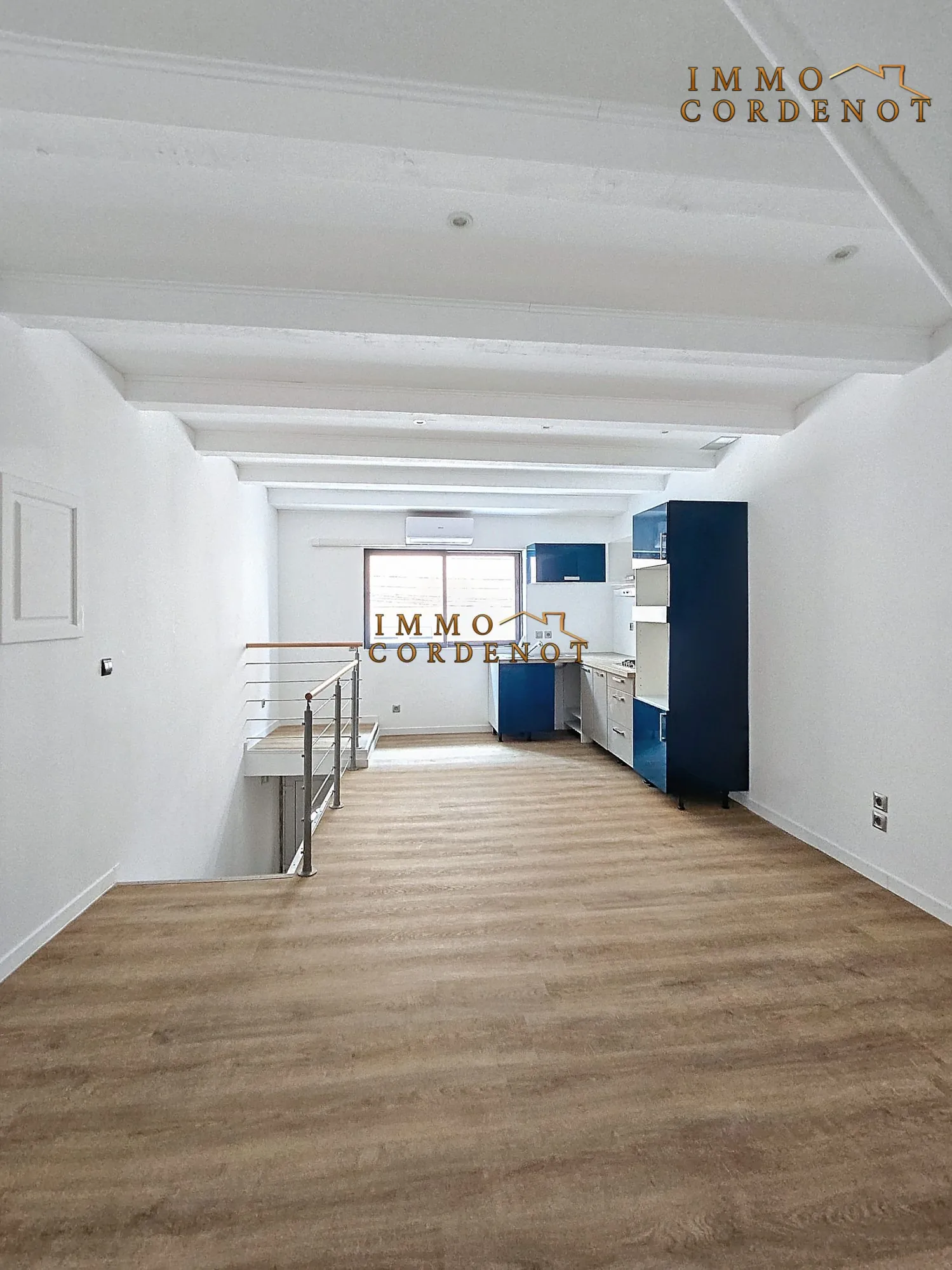 Maison à Néoules avec 3 chambres, suite parentale et commodités à proximité 