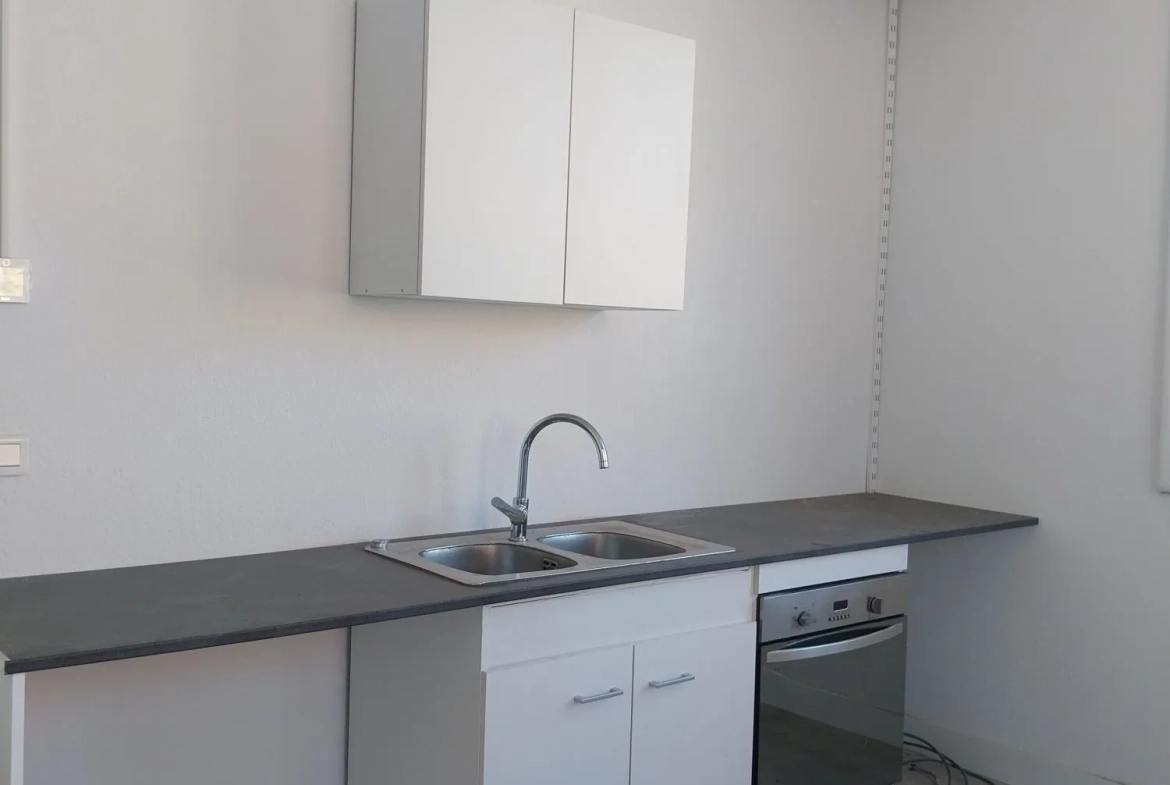 Bureaux en zone d'activité de 116 m² à Marseille 15 