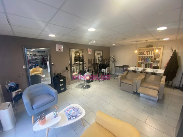 Local commercial à vendre à Althen-des-Paluds - 50 m²