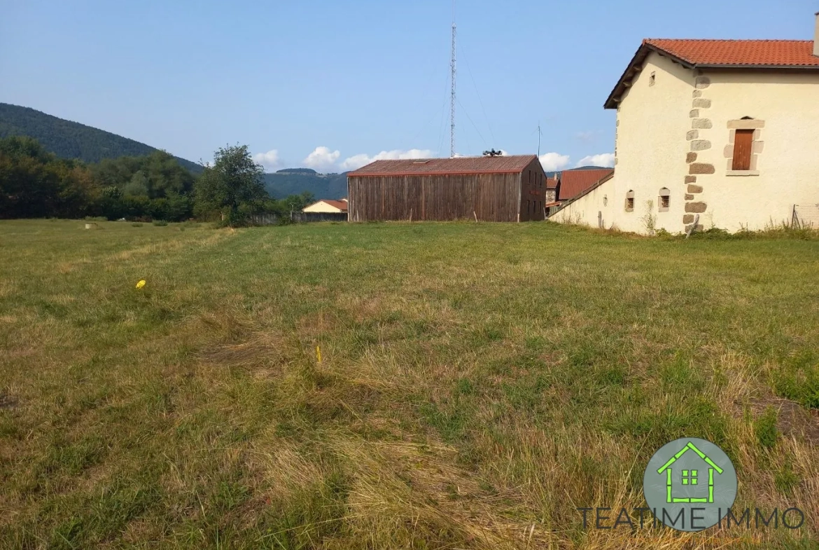 Terrain constructible de 2115 m² au centre de Beaulieu - Vue sud 