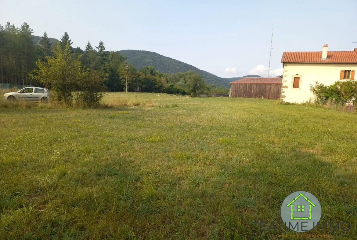 Terrain constructible de 2115 m² au centre de Beaulieu - Vue sud 