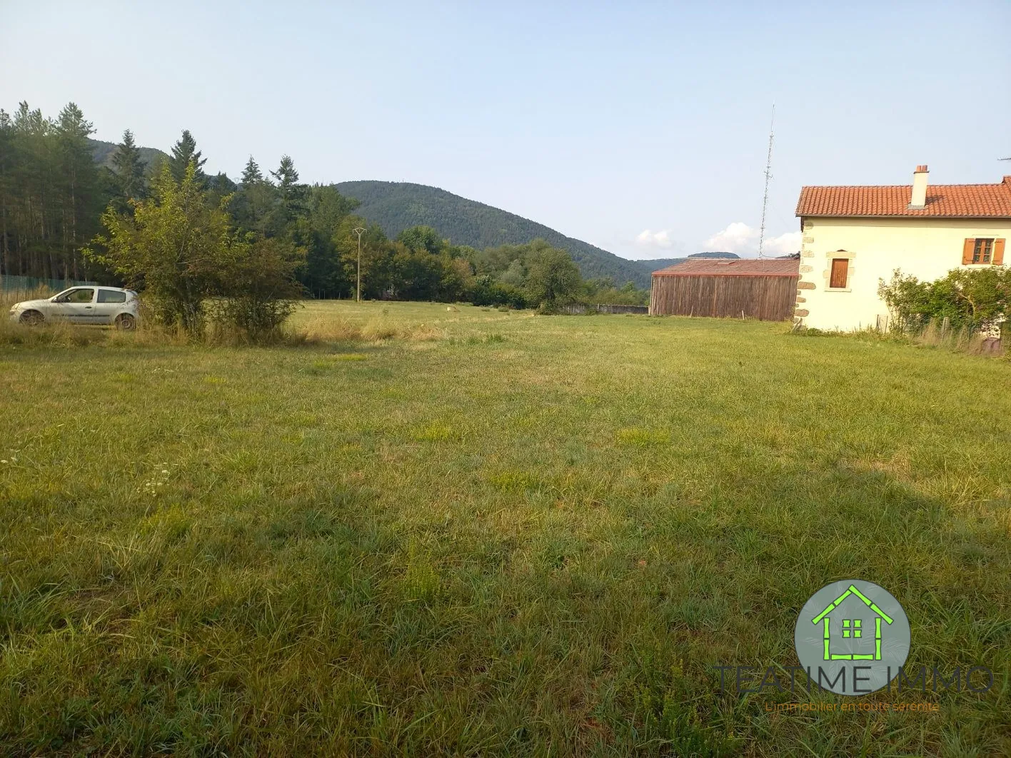 Terrain constructible de 2115 m² au centre de Beaulieu - Vue sud 