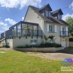 Façade avant et véranda Charmante maison de 4 chambres avec studio et jardin clos à La Châtre