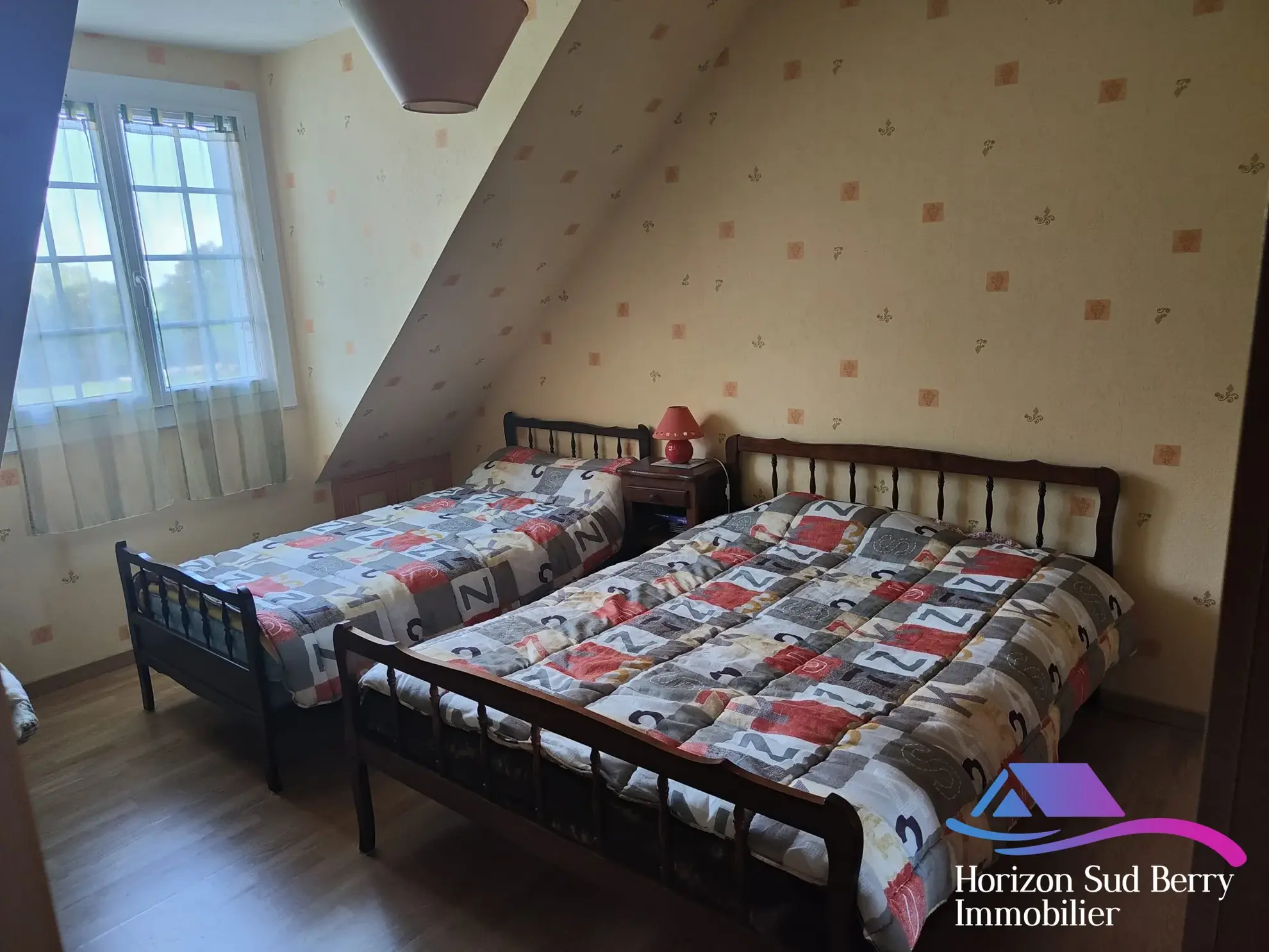 Chambre au 2ème étage Charmante maison de 4 chambres avec studio et jardin clos à La Châtre 