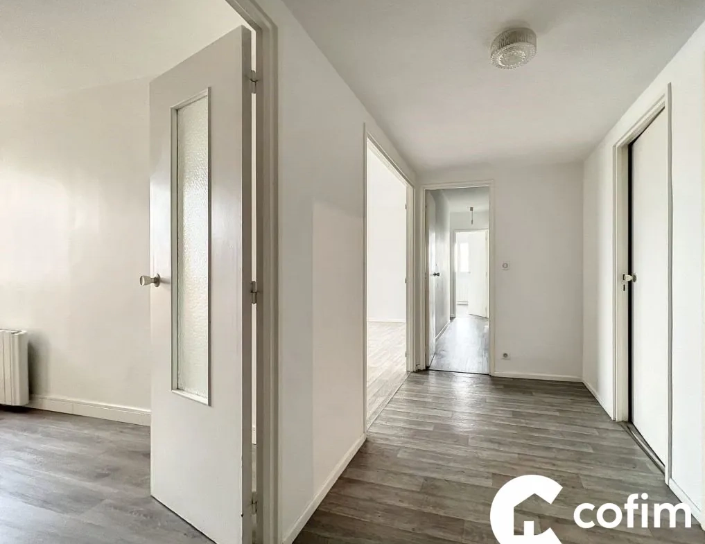 Appartement à Vendre à Pau - Investissement Locatif avec Balcon et Parking 