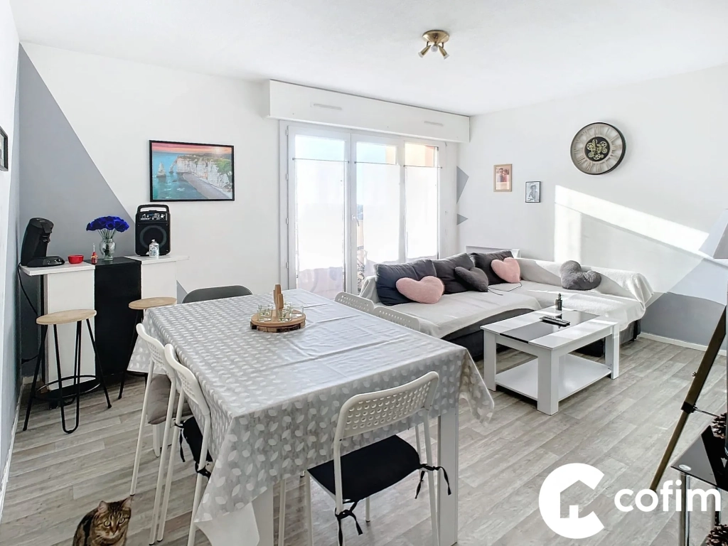 Appartement à Vendre à Pau - Investissement Locatif avec Balcon et Parking