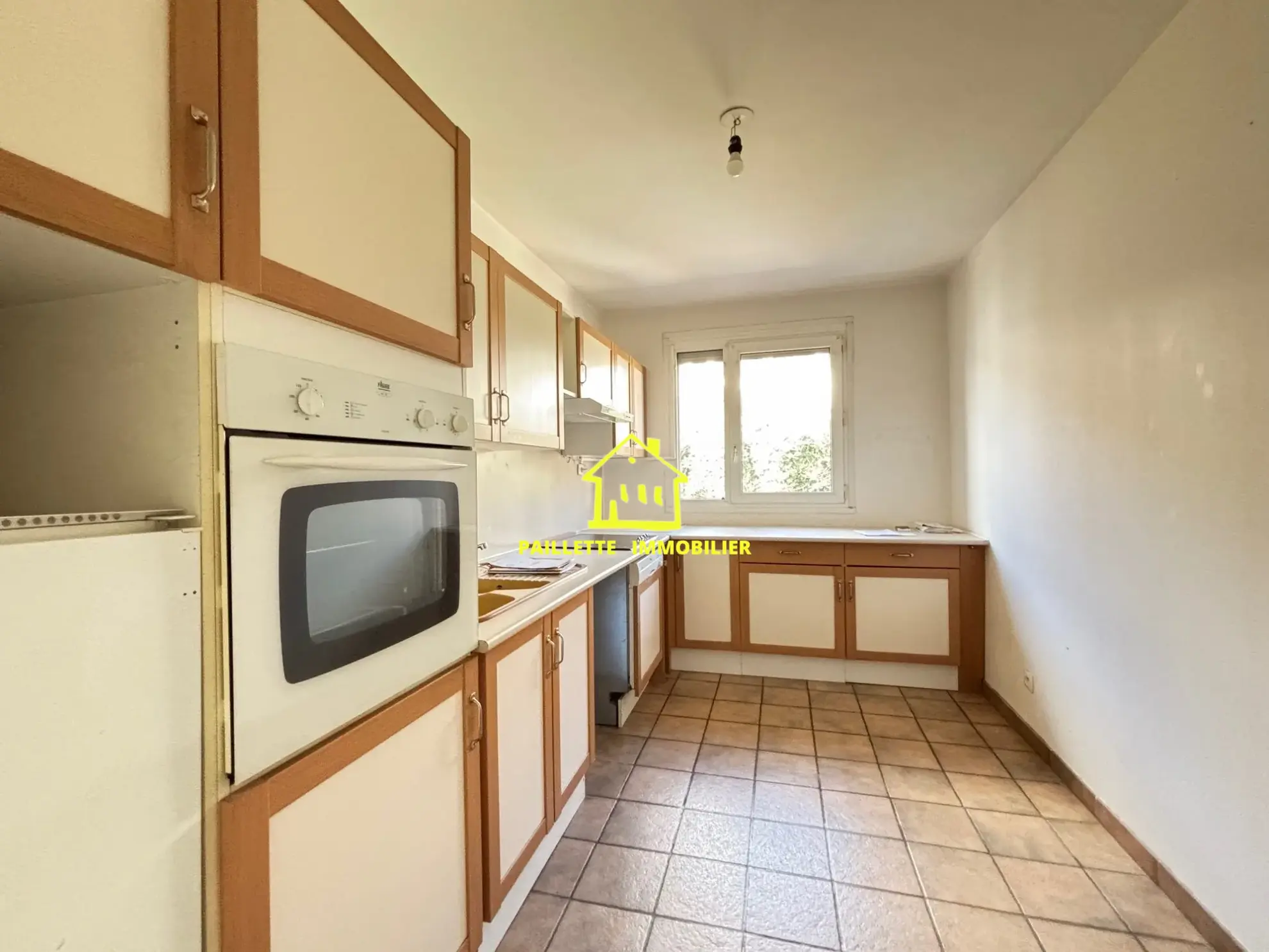 Appartement à vendre au Havre avec balcon, cave et garage proche de la place de Graville 