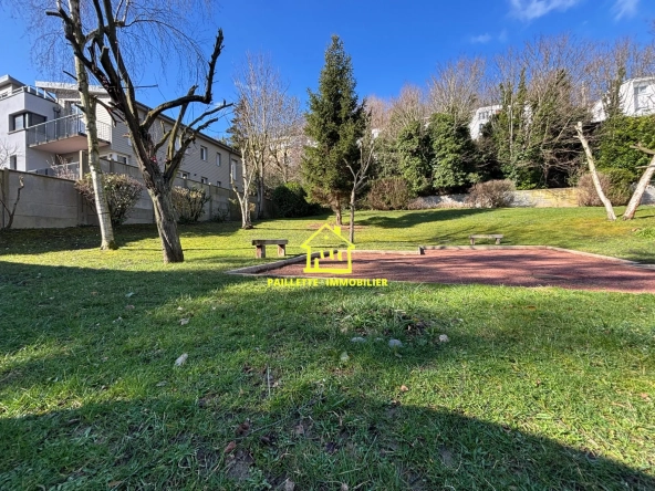Appartement à vendre au Havre avec balcon, cave et garage proche de la place de Graville