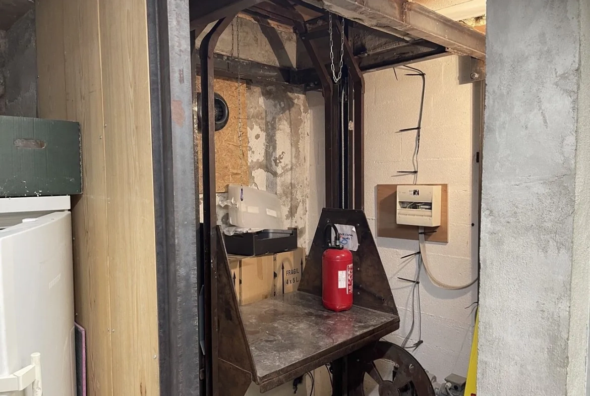 Restaurant avec extraction 400 et 28 couverts à vendre dans le 20ème Paris 