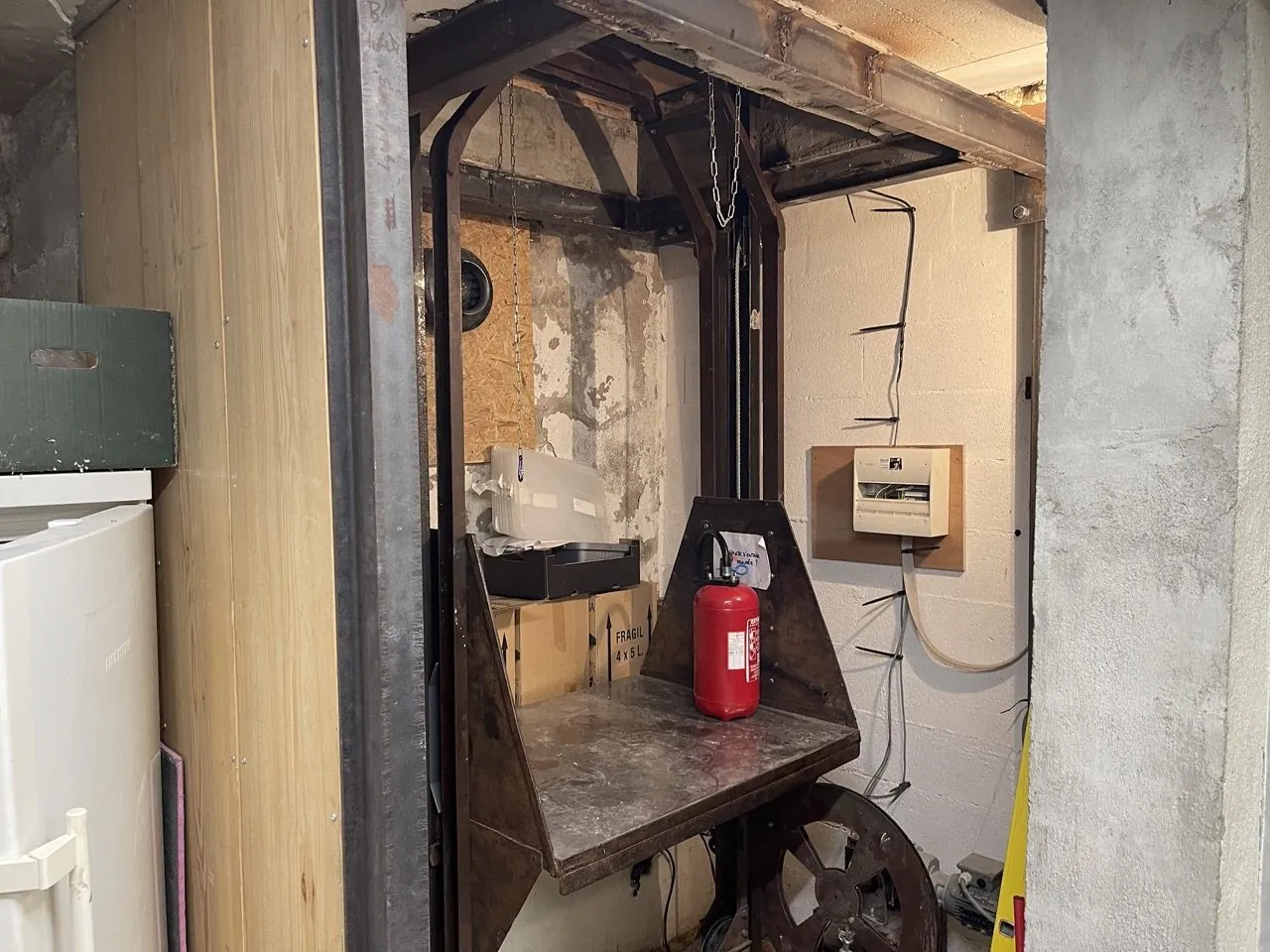 Restaurant avec extraction 400 et 28 couverts à vendre dans le 20ème Paris 