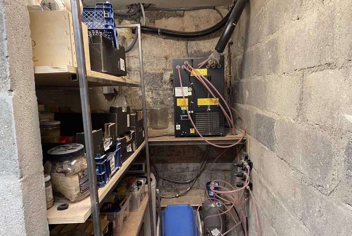 Restaurant avec extraction 400 et 28 couverts à vendre dans le 20ème Paris 