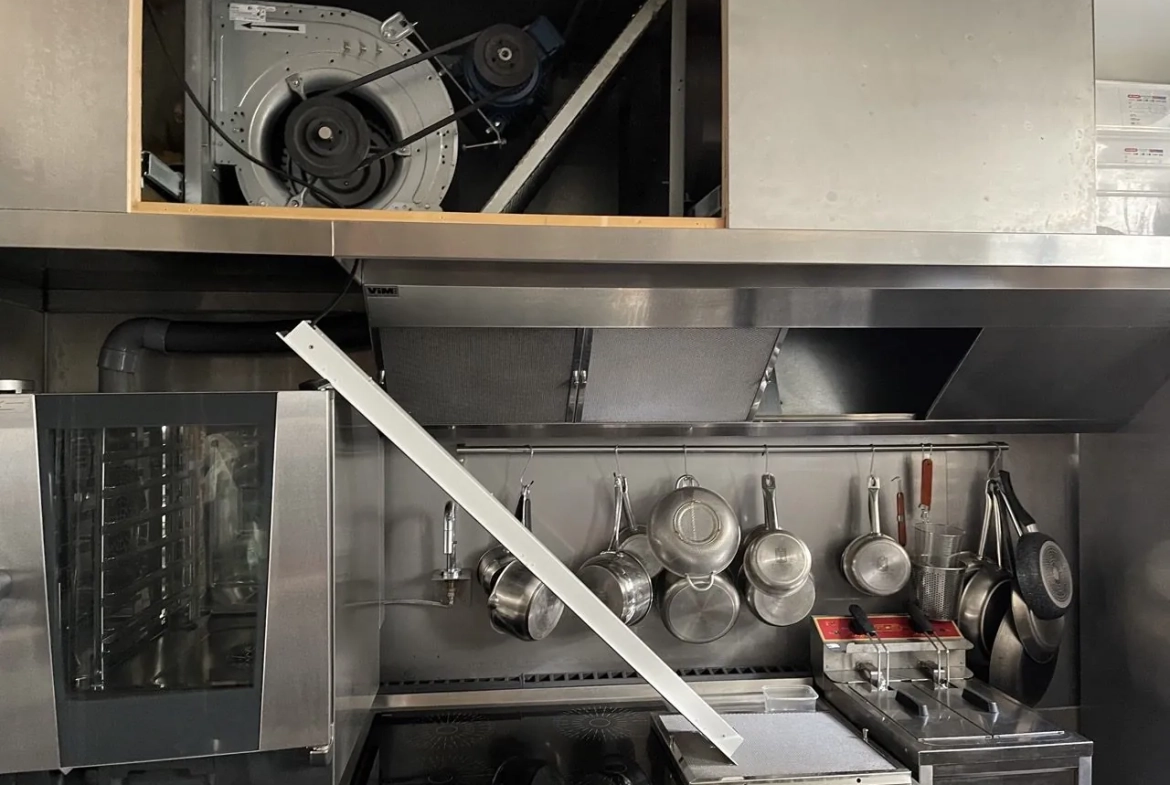 Restaurant avec extraction 400 et 28 couverts à vendre dans le 20ème Paris 