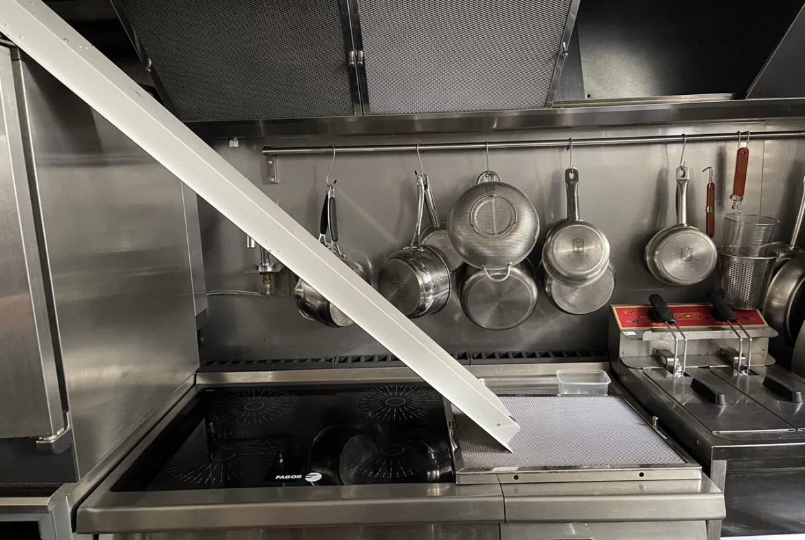 Restaurant avec extraction 400 et 28 couverts à vendre dans le 20ème Paris 