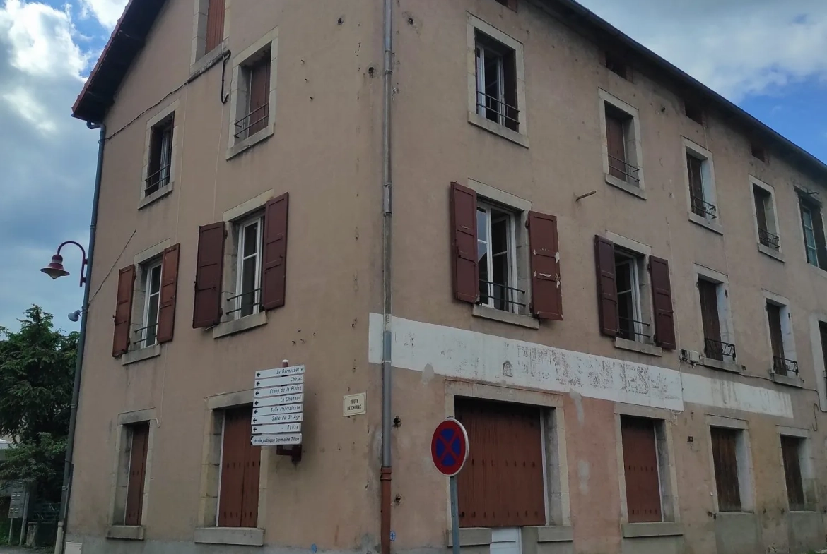 Immeuble à rénover à Rosières – Opportunité d’investissement 