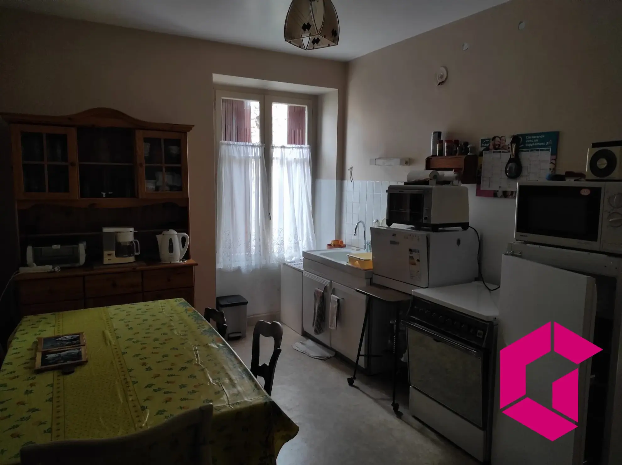 Immeuble à rénover à Rosières – Opportunité d’investissement 
