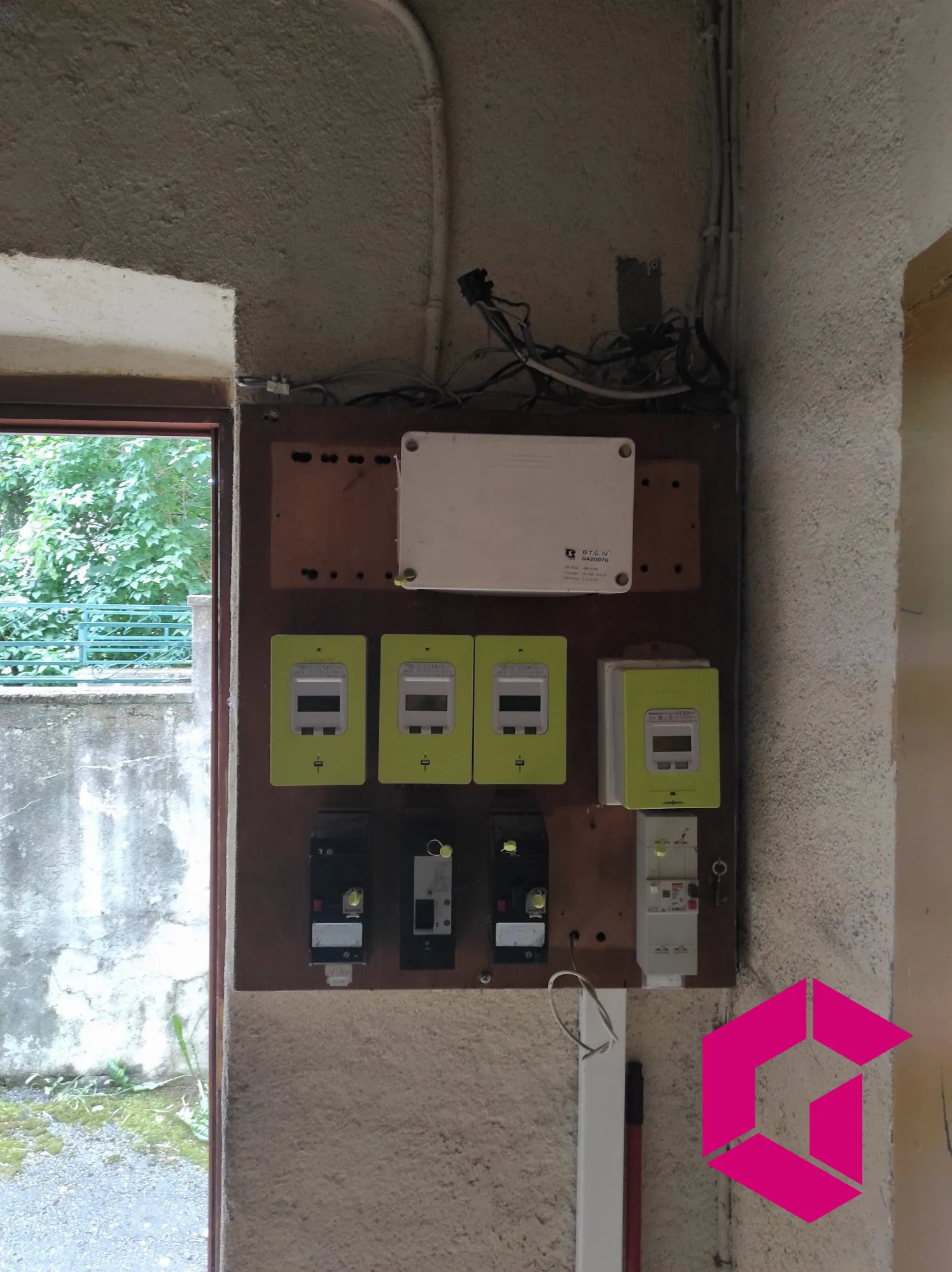 Immeuble à rénover à Rosières – Opportunité d’investissement 