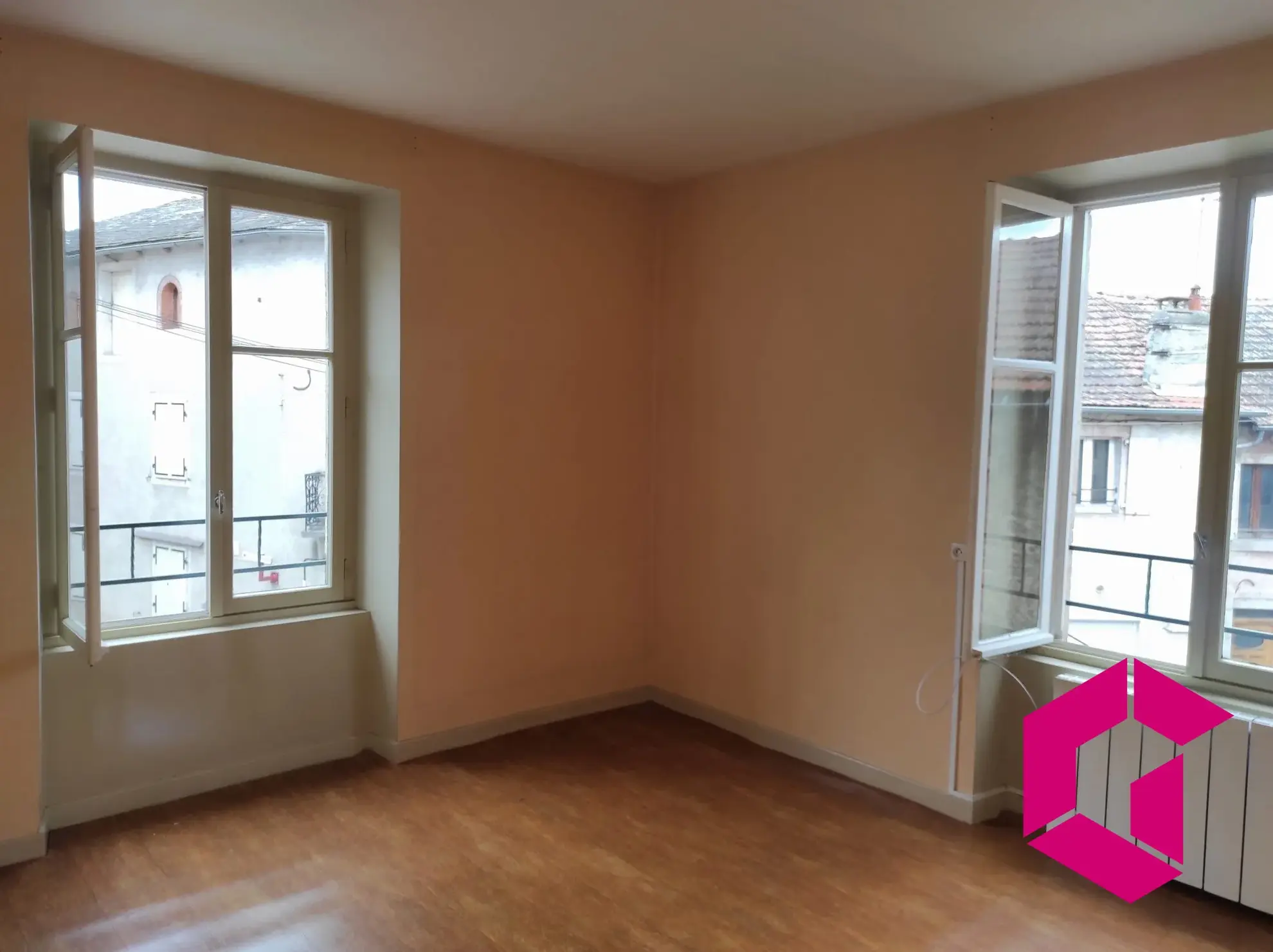 Immeuble à rénover à Rosières – Opportunité d’investissement 