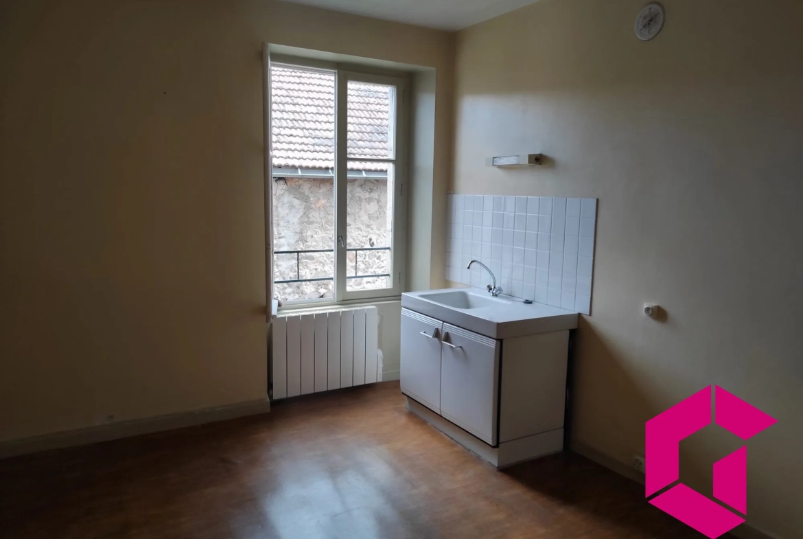 Immeuble à rénover à Rosières – Opportunité d’investissement 