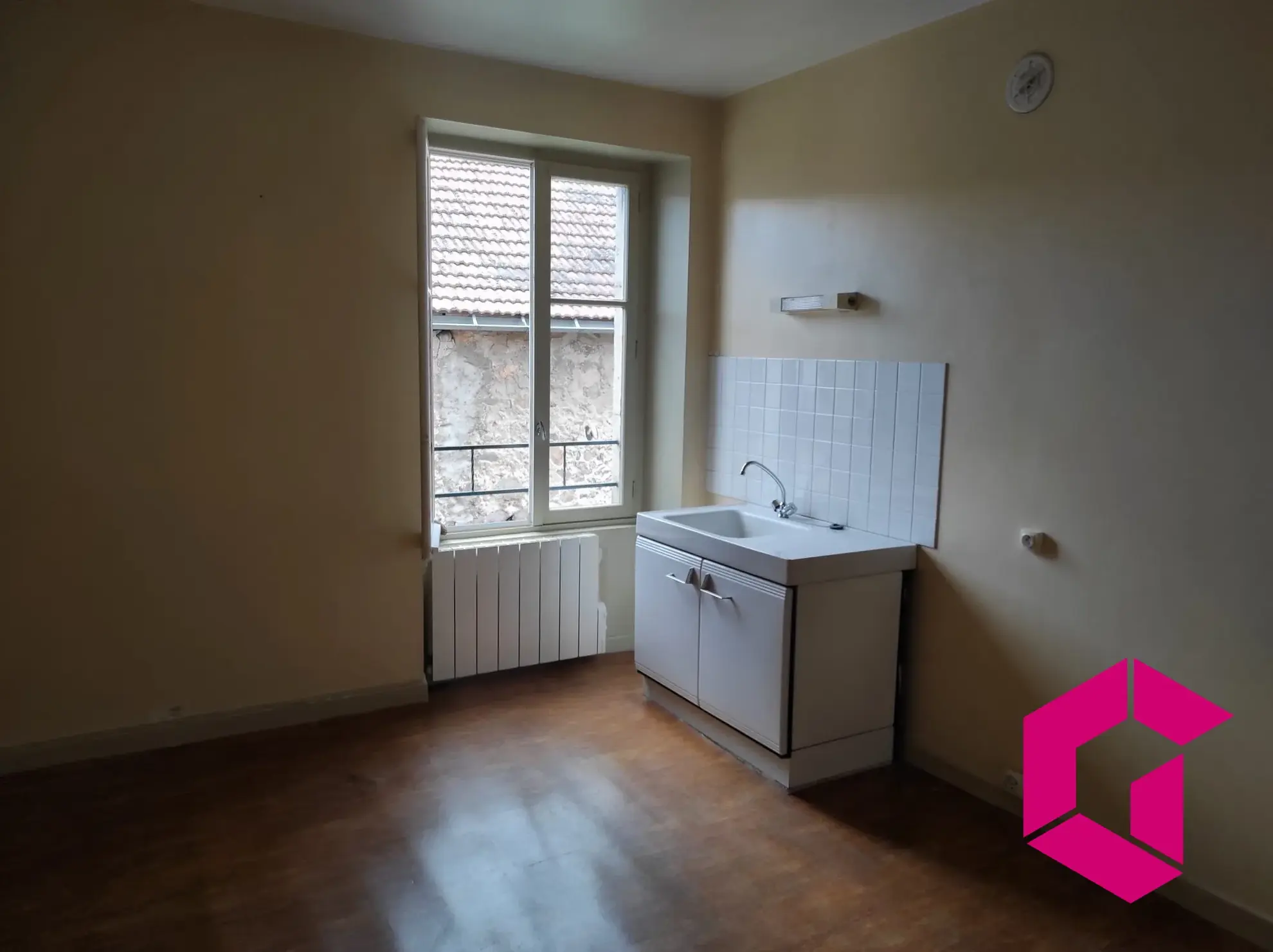 Immeuble à rénover à Rosières – Opportunité d’investissement 
