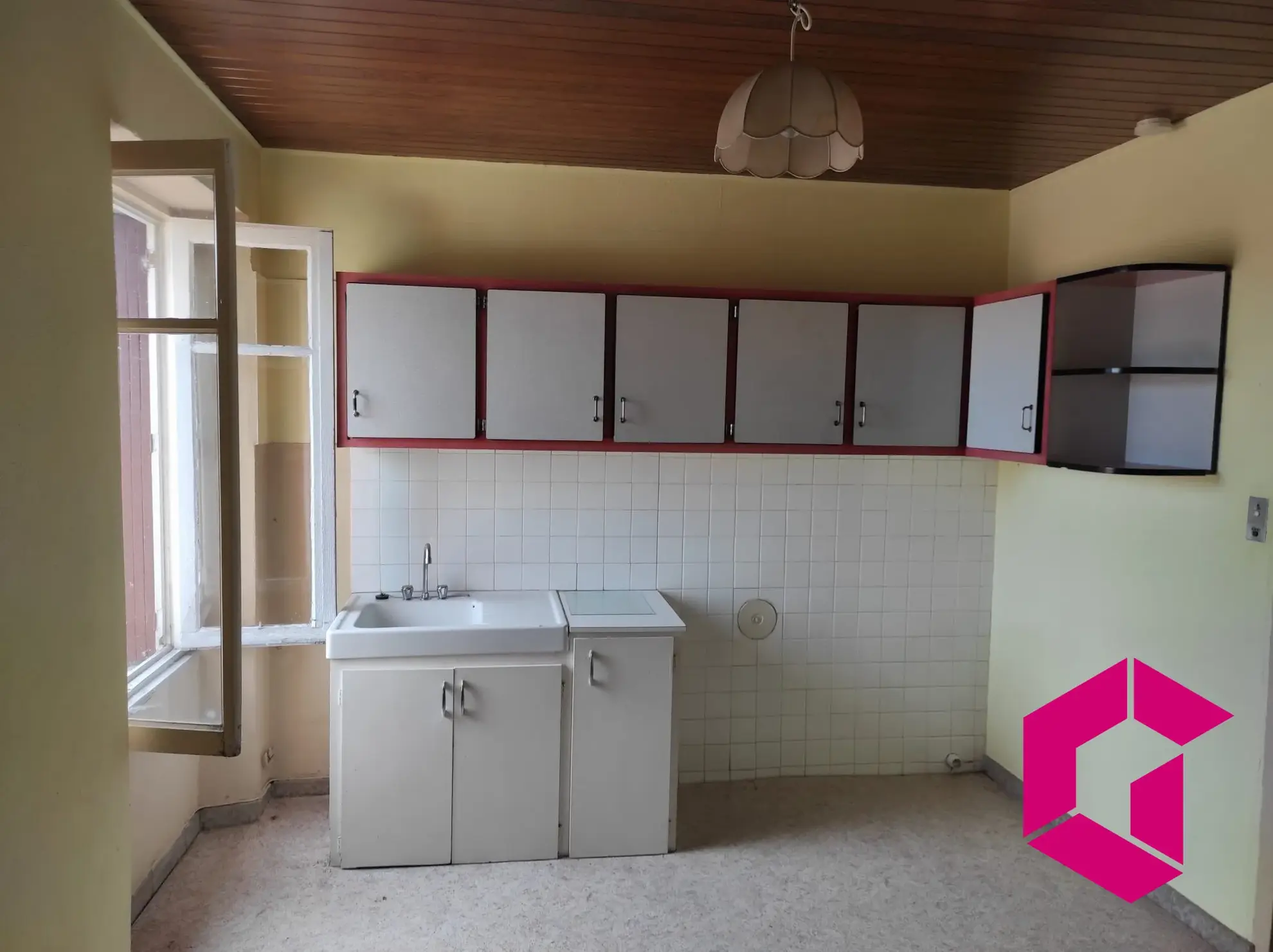 Immeuble à rénover à Rosières – Opportunité d’investissement 