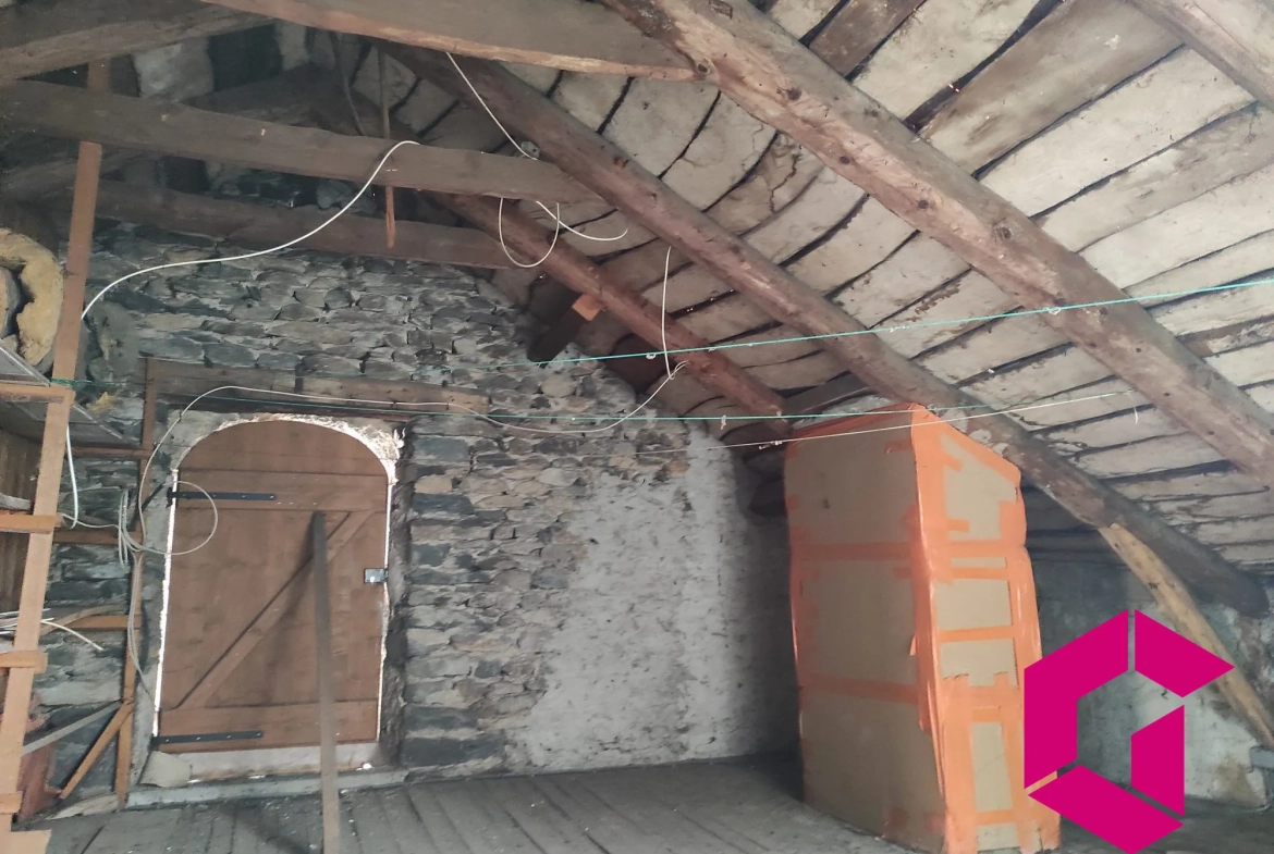 Immeuble à rénover à Rosières – Opportunité d’investissement 