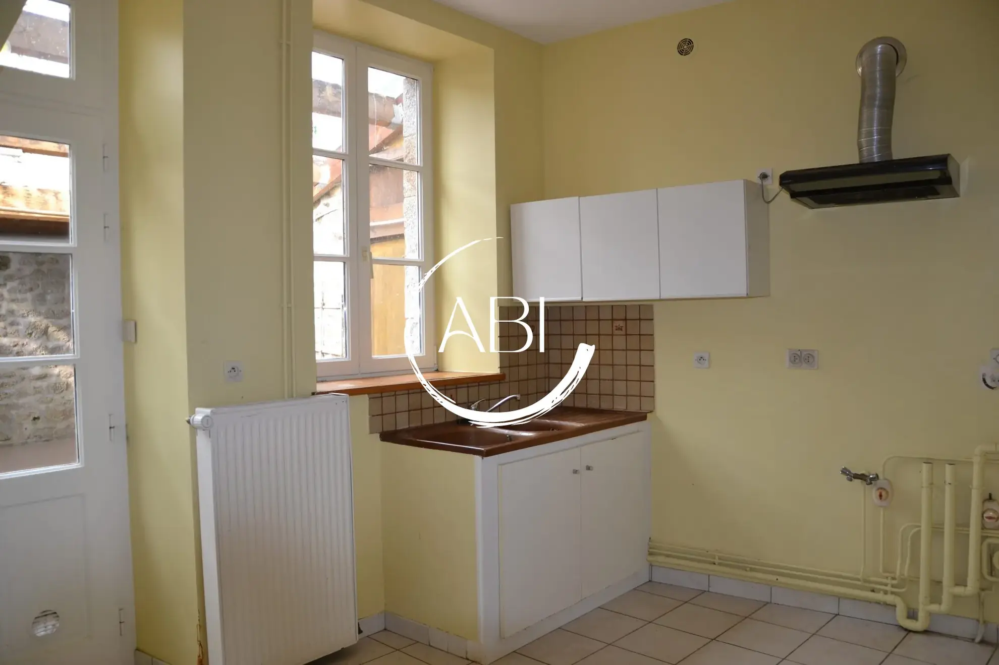 Maison en pierre à vendre proche Bagnoles de l'Orne - 88 m² avec terrain et garage 