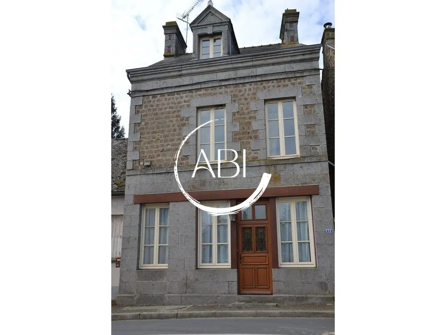 Maison en pierre à vendre proche Bagnoles de l'Orne - 88 m² avec terrain et garage 