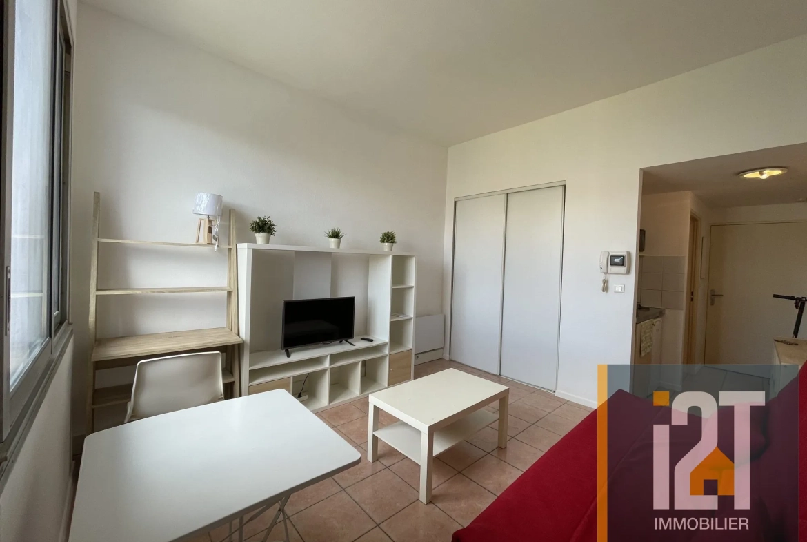 Studio à vendre à Neimes, résidence avec ascenseur, proche centre-ville 