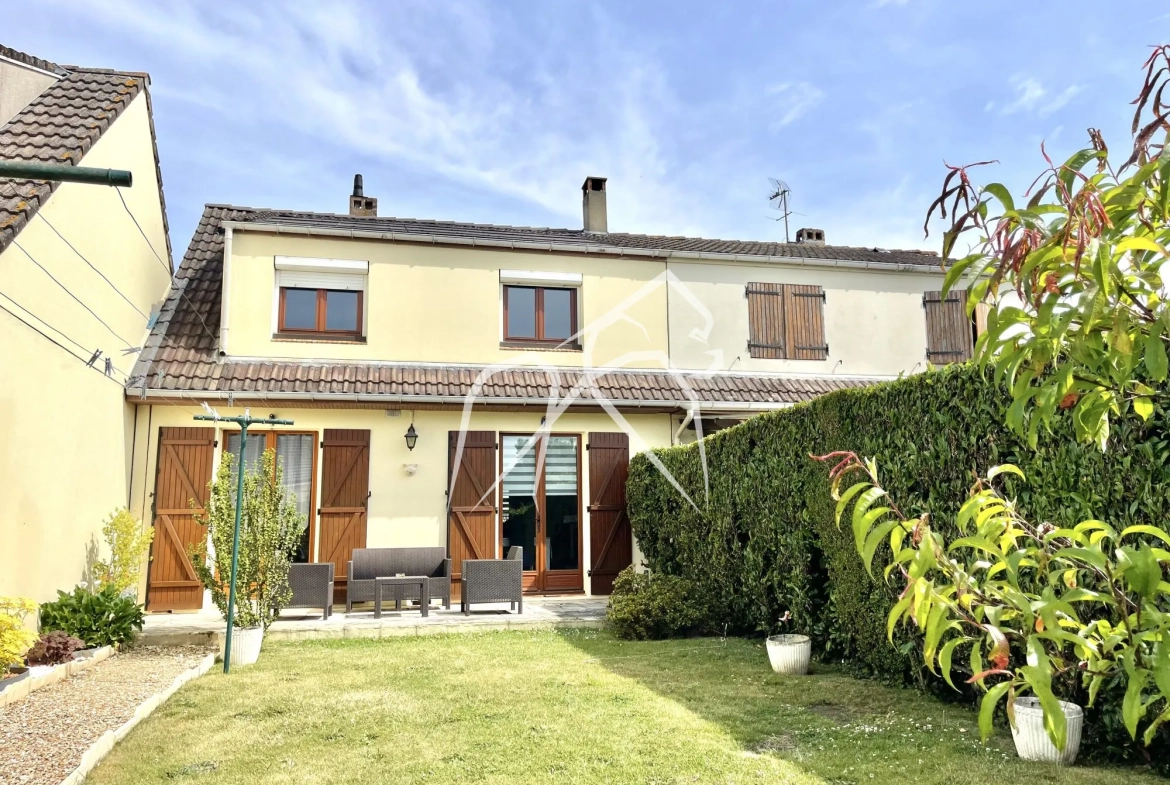 Maison 3 Chambres à Saint-Pierre-Lès-Elbeuf - 83m², Jardin Sud, Travaux à prévoir 