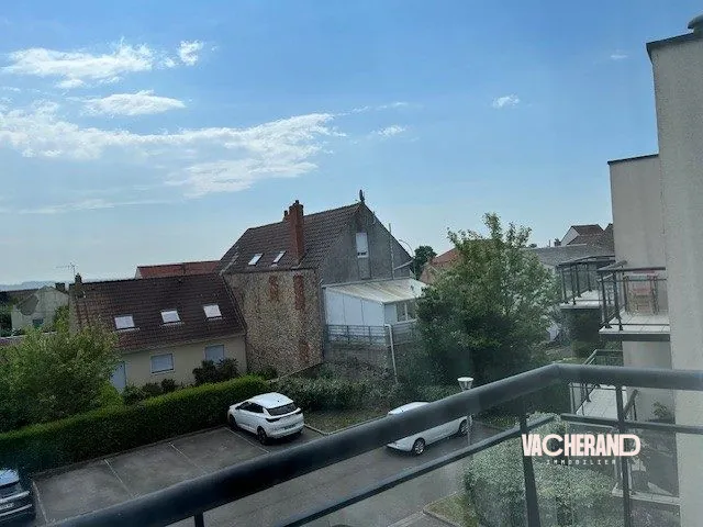 Appartement 2 pièces de 50 m² avec balcon sud à Saint-Martin-Boulogne 