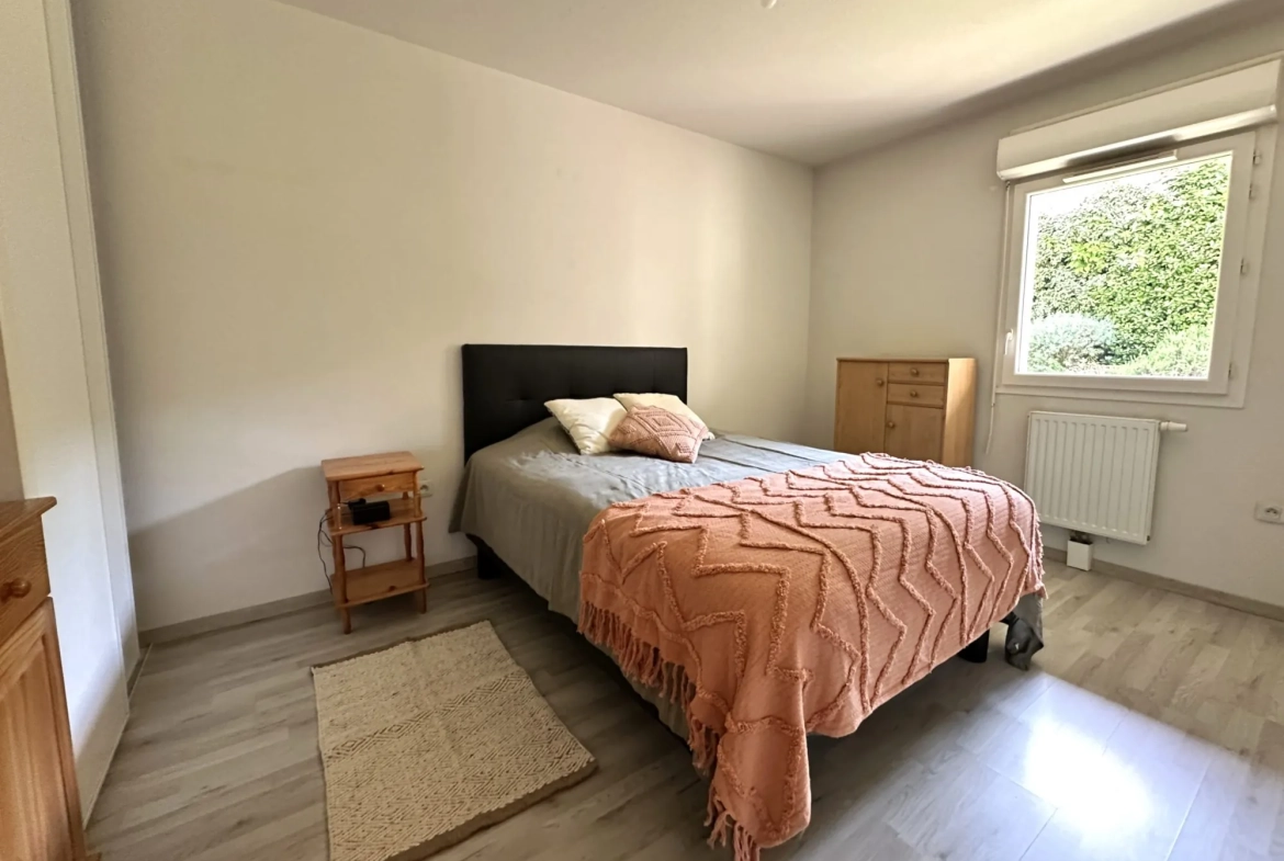 Appartement T2 au Haillan avec terrasse, parking privé, proche parc et transports 