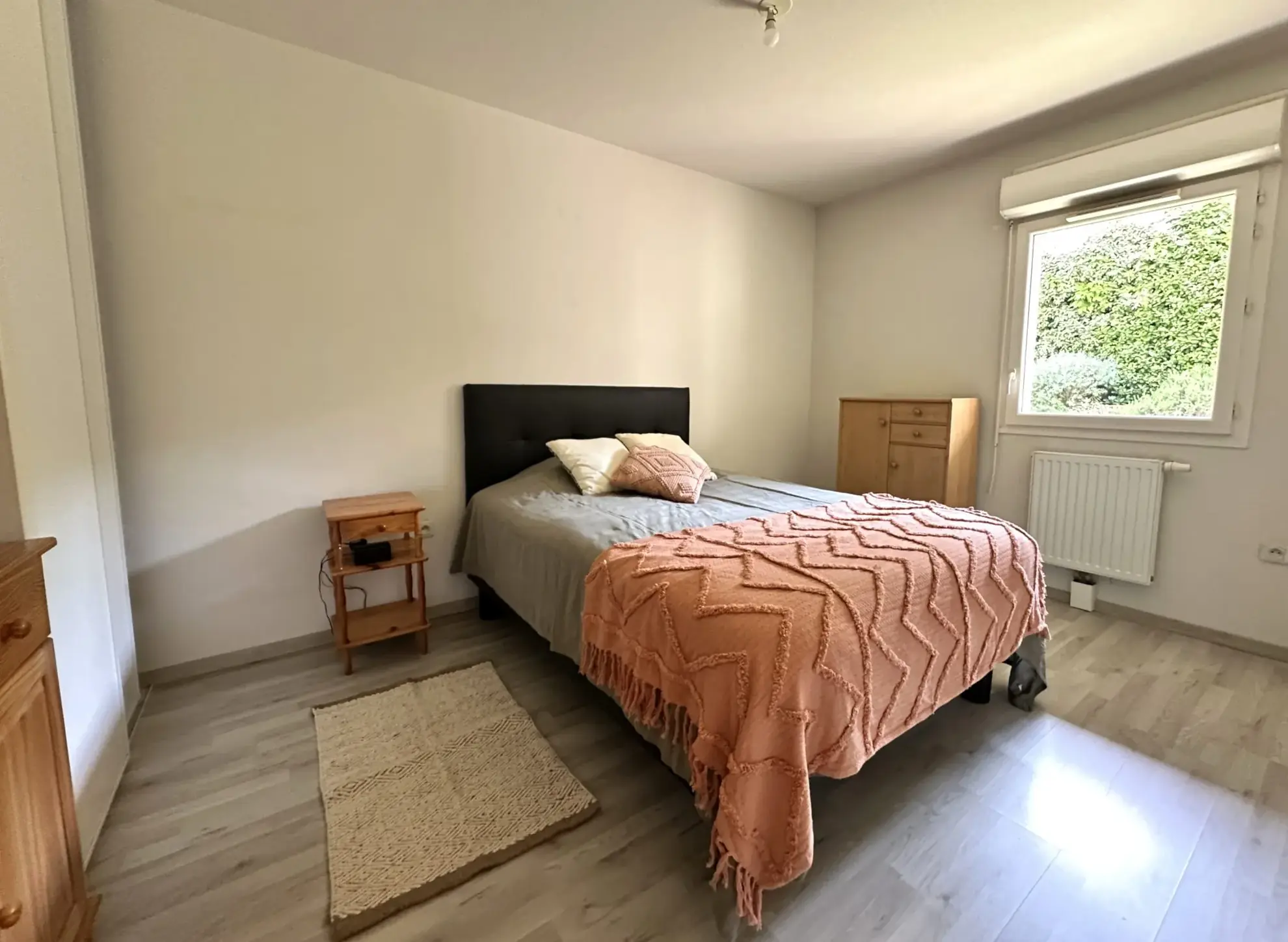Appartement T2 au Haillan avec terrasse, parking privé, proche parc et transports 