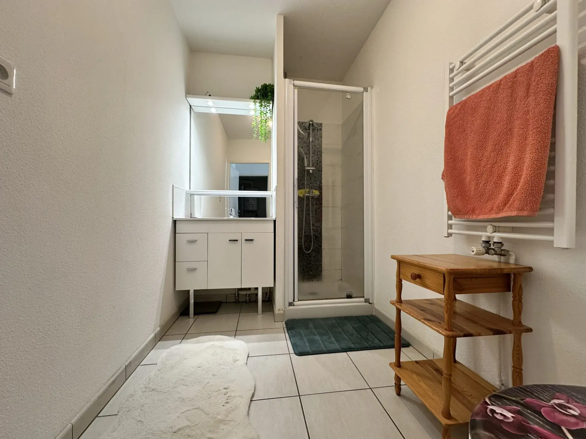 Appartement T2 au Haillan avec terrasse, parking privé, proche parc et transports 