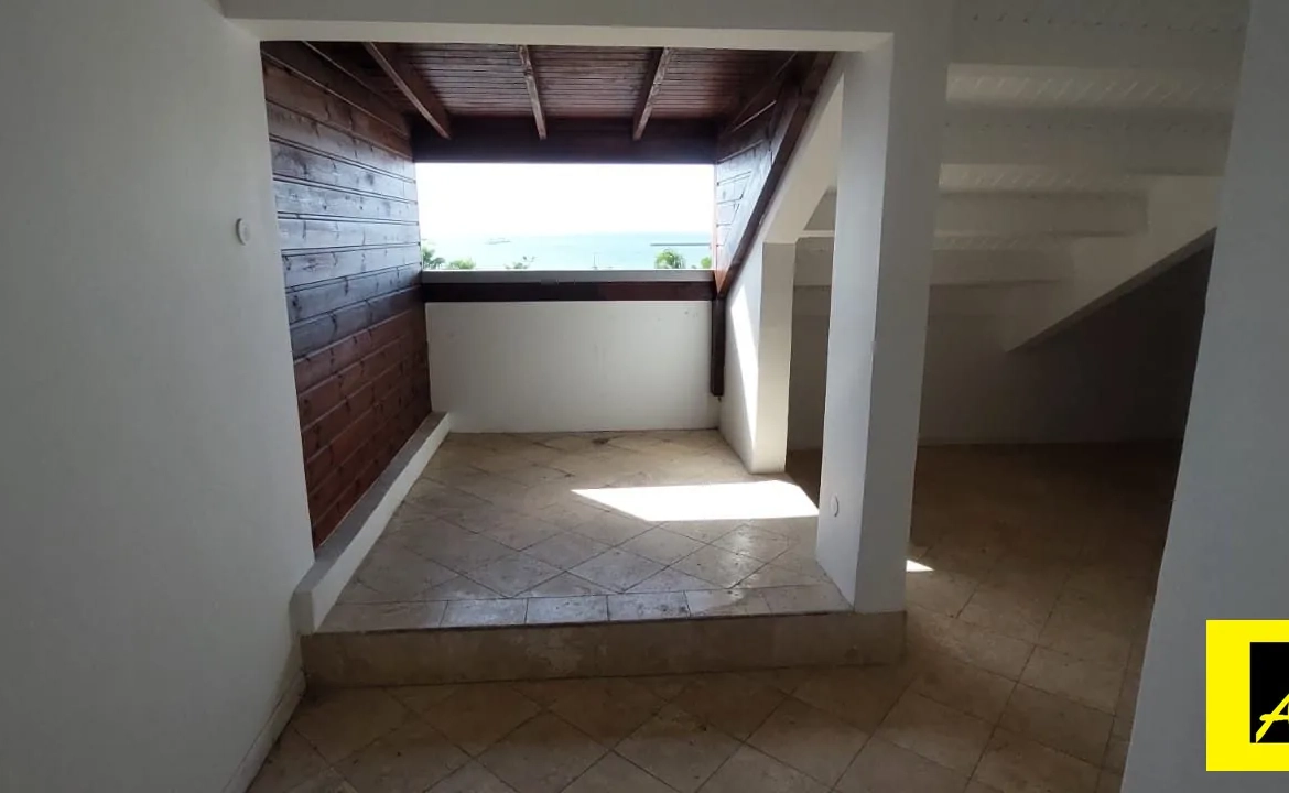 Appartement avec vue exceptionnelle sur la marina à Saint-Martin 