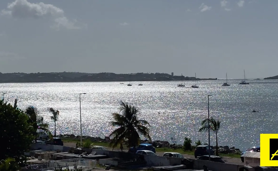 Appartement avec vue exceptionnelle sur la marina à Saint-Martin 
