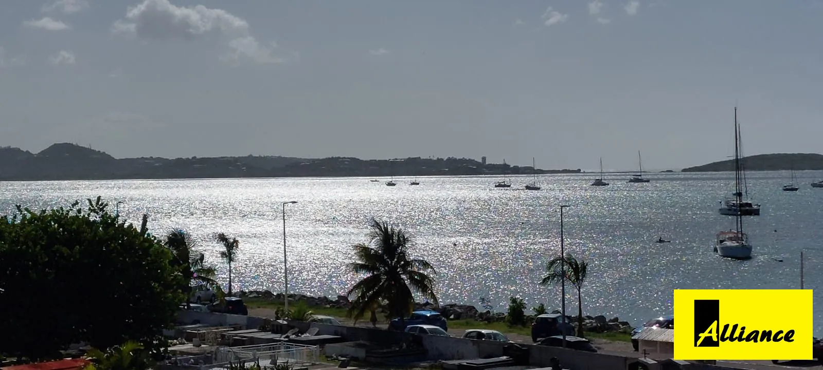 Appartement avec vue exceptionnelle sur la marina à Saint-Martin 