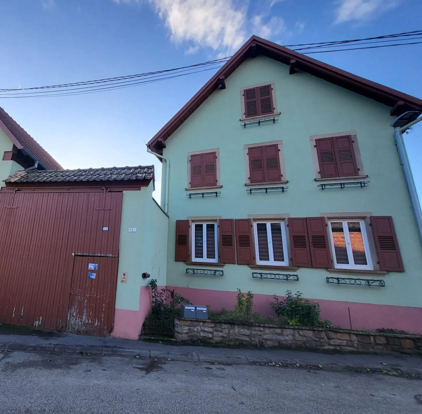 Maison ancienne à Melsheim de 4 chambres avec terrasse et potentiel de rénovation 