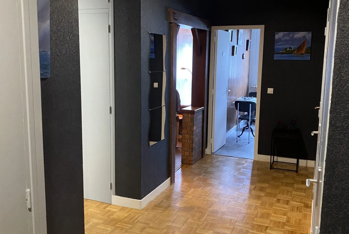 Appartement T4 à Fécamp avec ascenseur et cave, idéal famille 