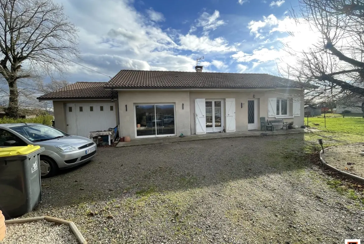 Maison à vendre à Orléat avec jardin clos et garage aménageable 