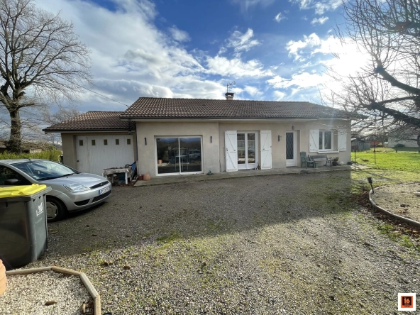Maison à vendre à Orléat avec jardin clos et garage aménageable