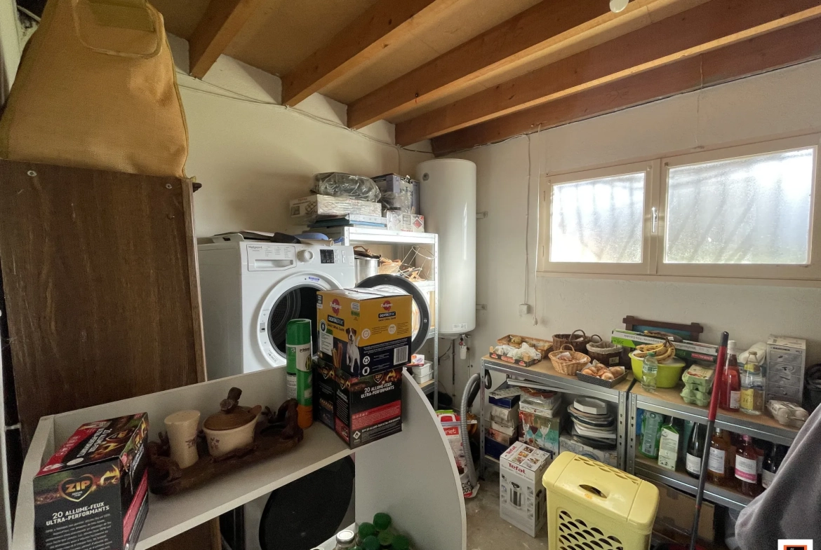 Maison à vendre à Orléat avec jardin clos et garage aménageable 