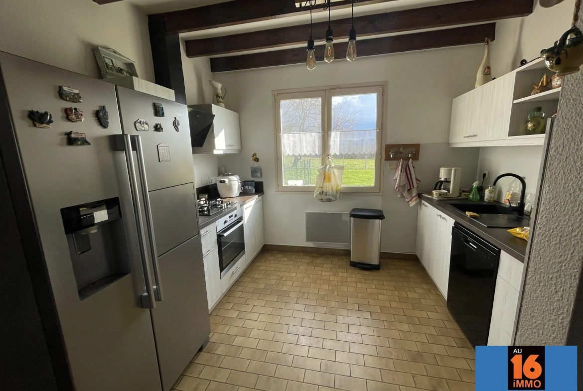 Maison à vendre à Orléat avec jardin clos et garage aménageable 