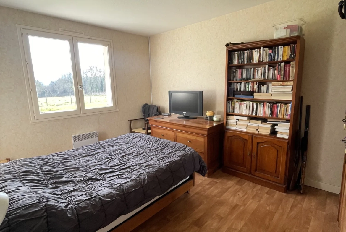 Maison à vendre à Orléat avec jardin clos et garage aménageable 