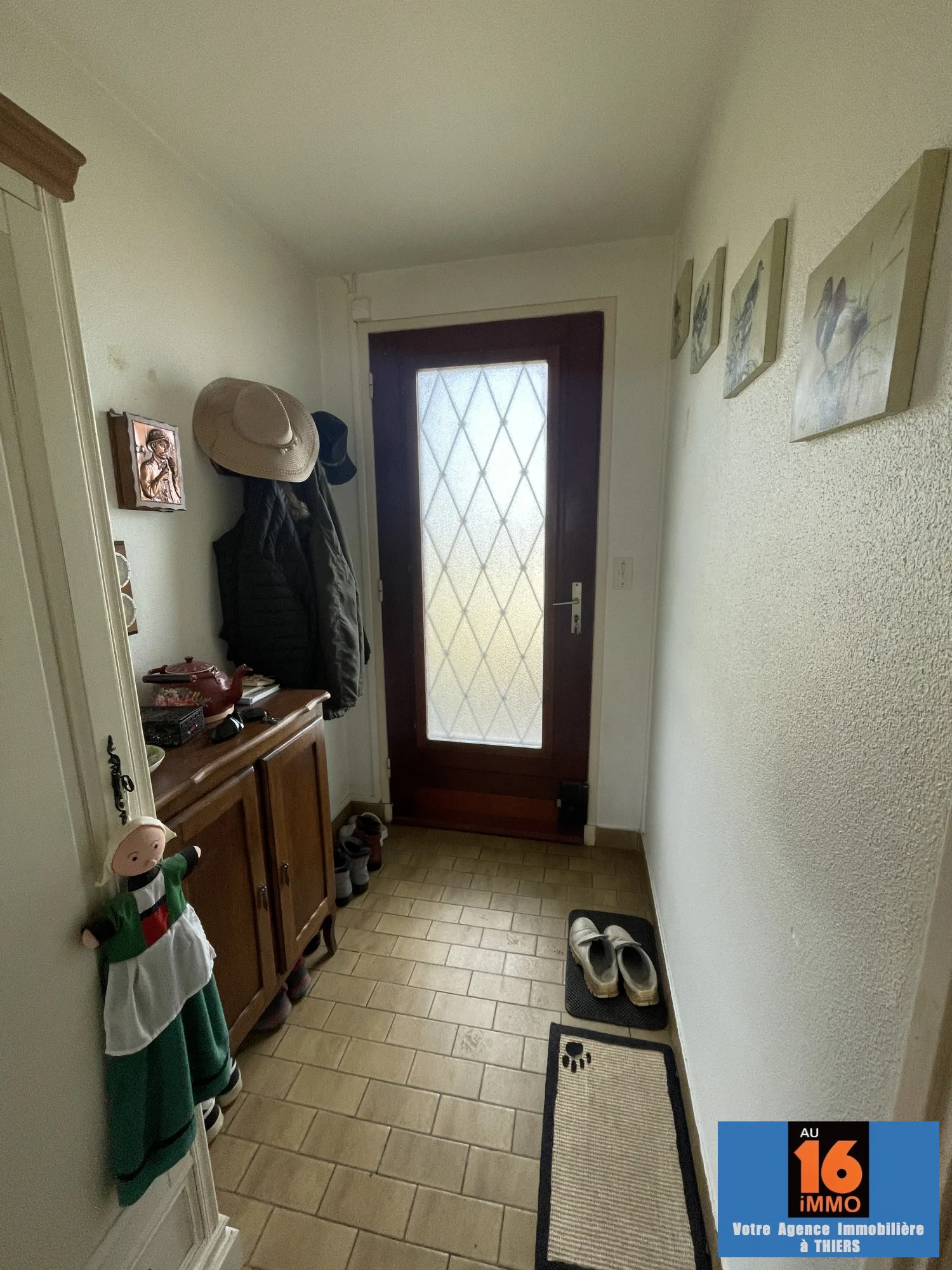 Maison à vendre à Orléat avec jardin clos et garage aménageable 