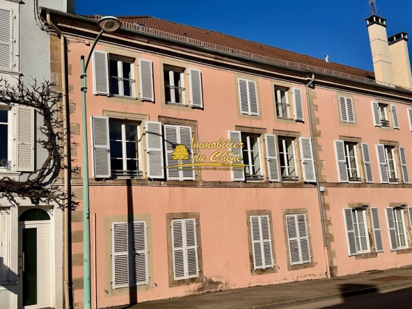 Spacieux appartement de 87 m² avec 2 chambres, cave et parking proche centre de Remiremont