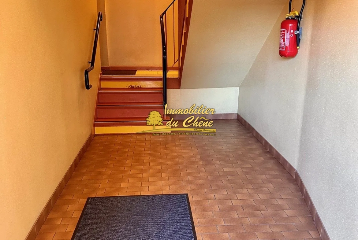 Spacieux appartement de 87 m² avec 2 chambres, cave et parking proche centre de Remiremont 