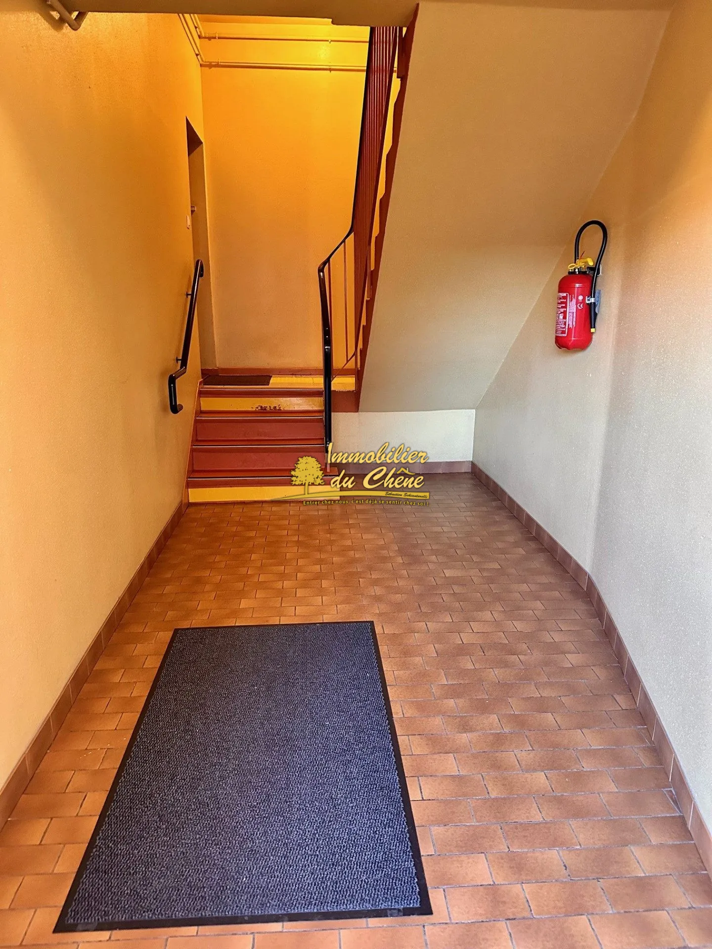 Spacieux appartement de 87 m² avec 2 chambres, cave et parking proche centre de Remiremont 