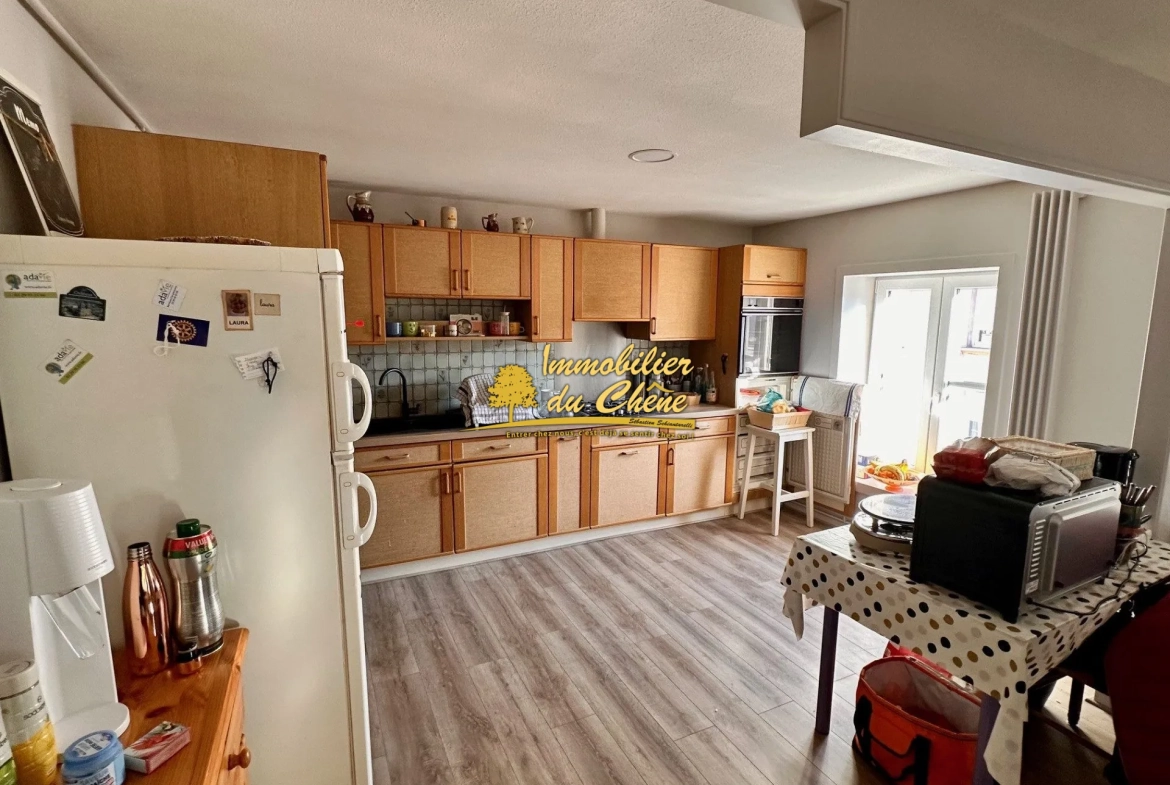 Spacieux appartement de 87 m² avec 2 chambres, cave et parking proche centre de Remiremont 