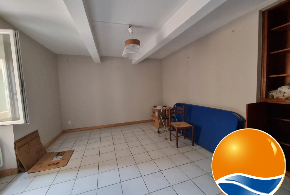 Maison de village rénovée avec potentiel à Fontcouverte 