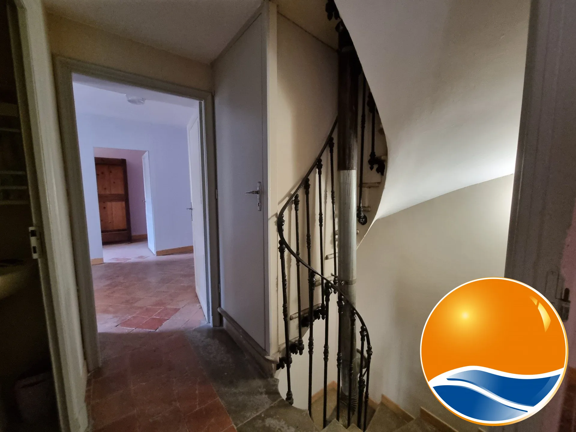 Maison de village rénovée avec potentiel à Fontcouverte 